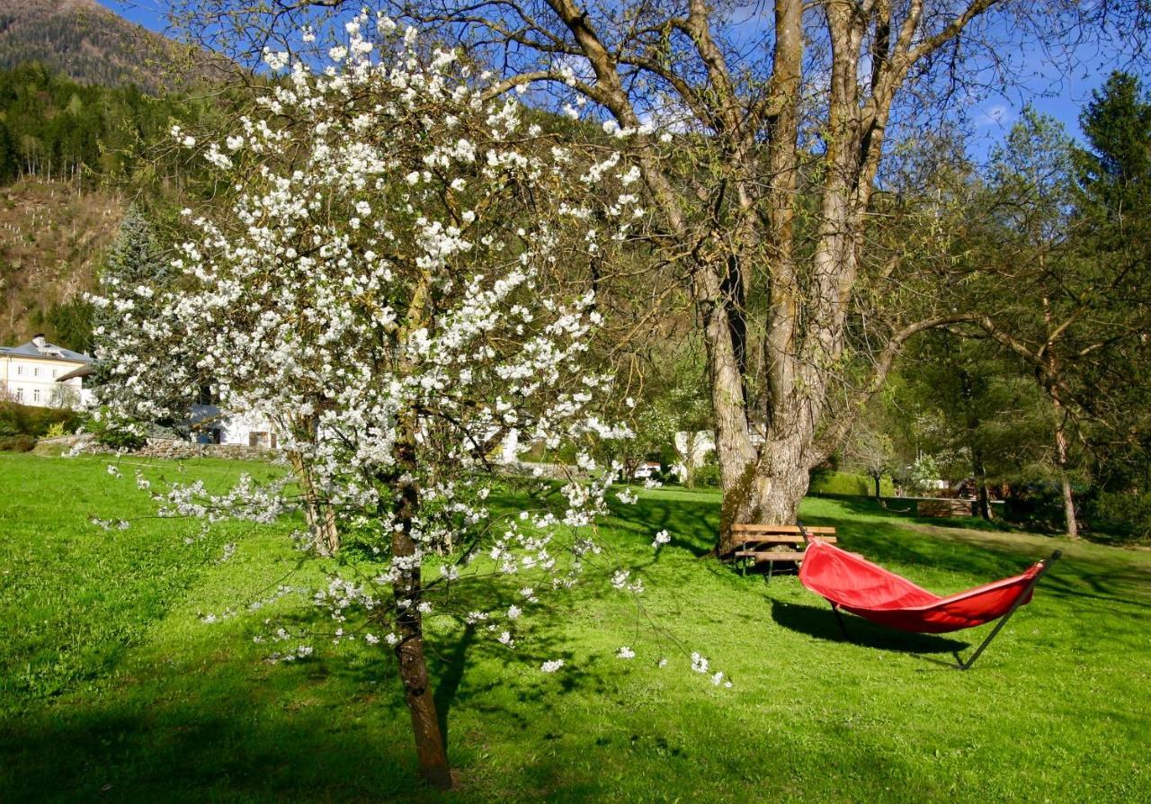 Spiele- Und Buchhotel Tschitscher Nikolsdorf Dış mekan fotoğraf